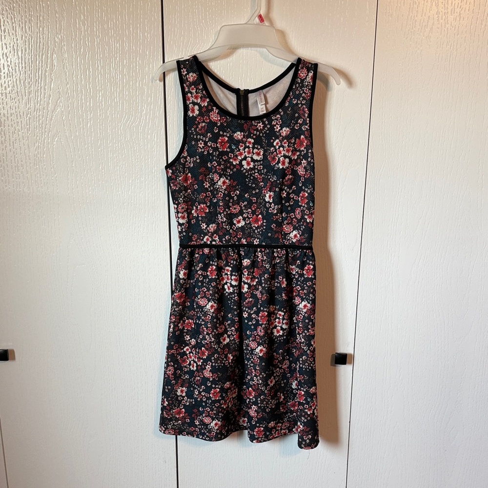 Xhilaration Floral Women’s Dress - Black and Red